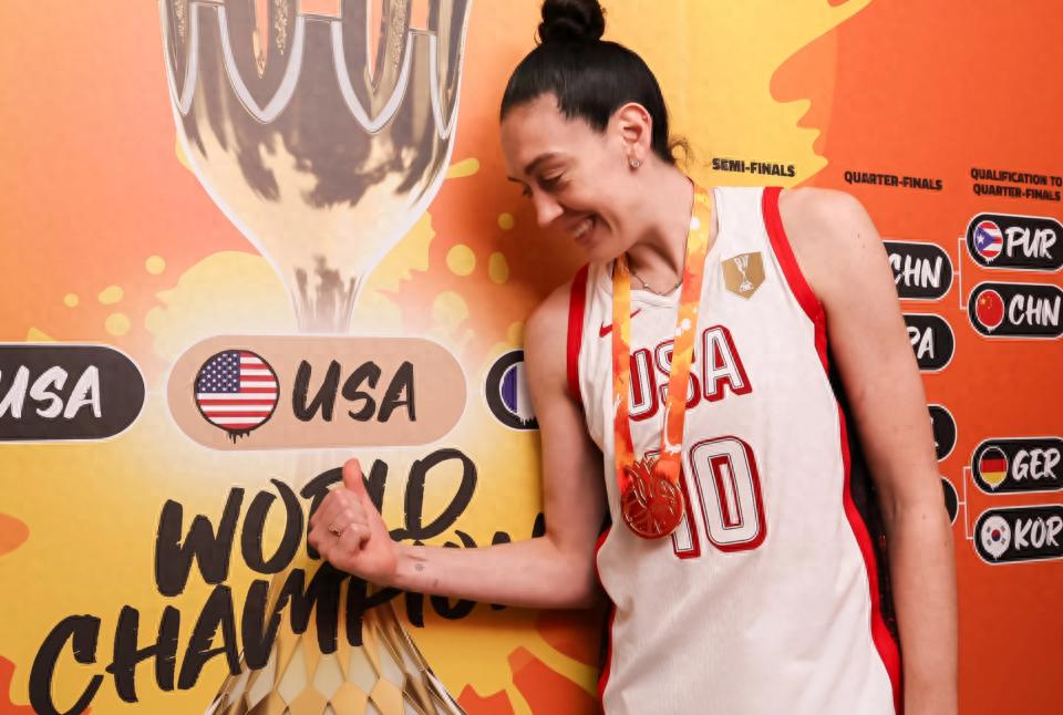 女篮世界杯最后一天:美国逆转14分击败法国夺冠,西班牙大胜德国摘铜