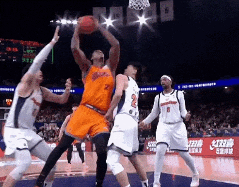 状态火热!正负值高达+33!盖帽高手完全掌控了广东队的比赛