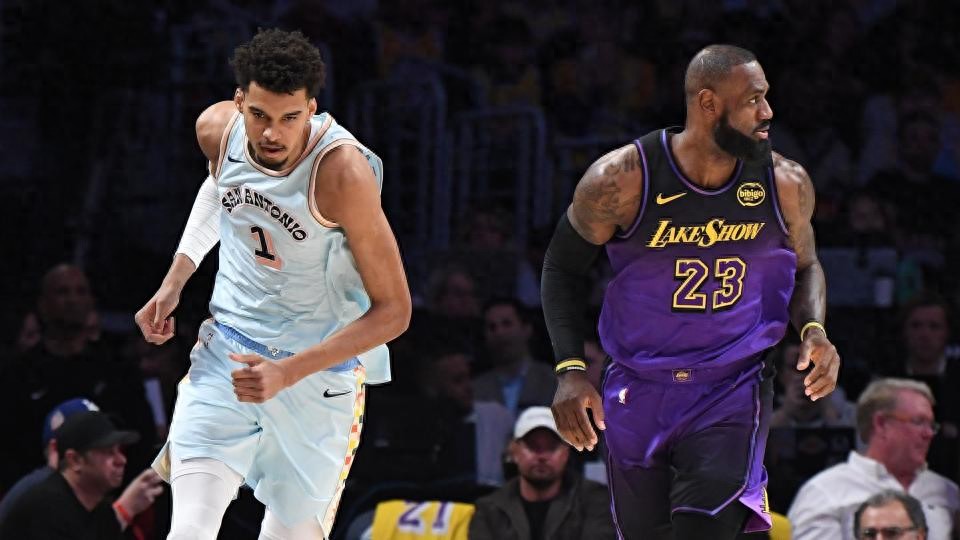 詹姆斯对本赛季MVP的看法：文班亚马无疑是竞争者，但亚历山大、约基奇与东契奇的表现稍占优势