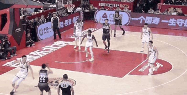 14次出手仅命中1球!赵继伟职业生涯遭遇尴尬一战 东北地区德比战中辽宁队仅两人得分超过两位数败给吉林