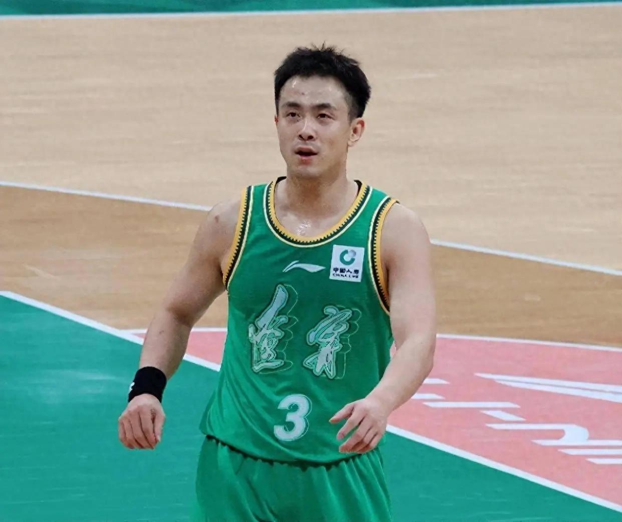 再次失利！赵继伟投篮七次仅中一球得四分，本土球员无人得分超过十，辽宁队意外败给广州队