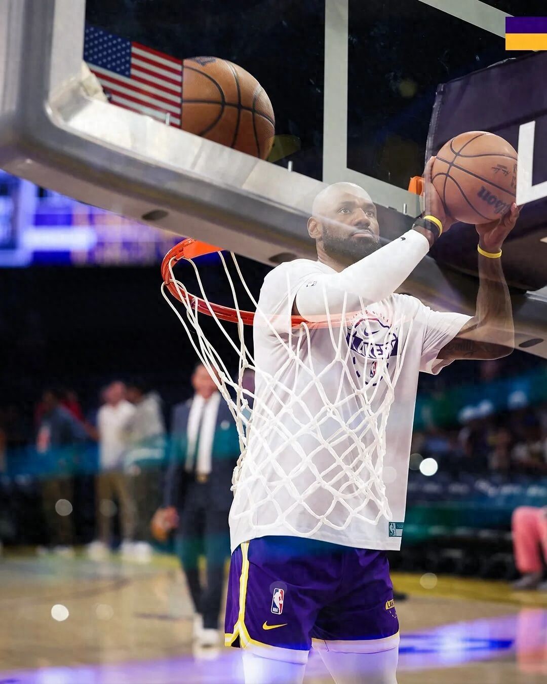 湖人以24分优势战胜国王！詹姆斯多次上演精彩扣篮，布朗尼命中三分球，詹姆斯情绪高涨