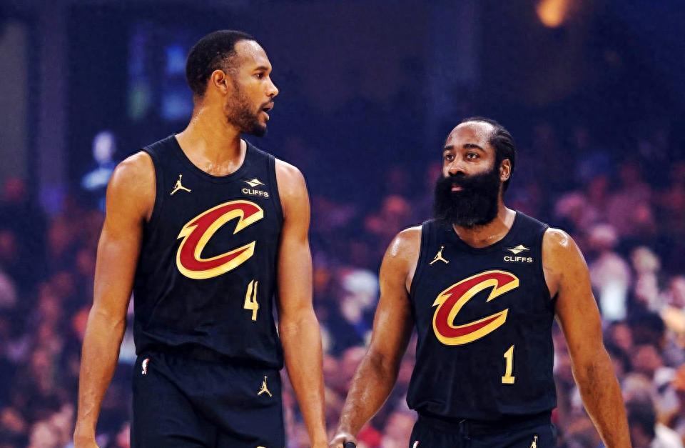 莫布利:哈登极具自信不易受干扰 与他同场竞技我能学到更精细之处