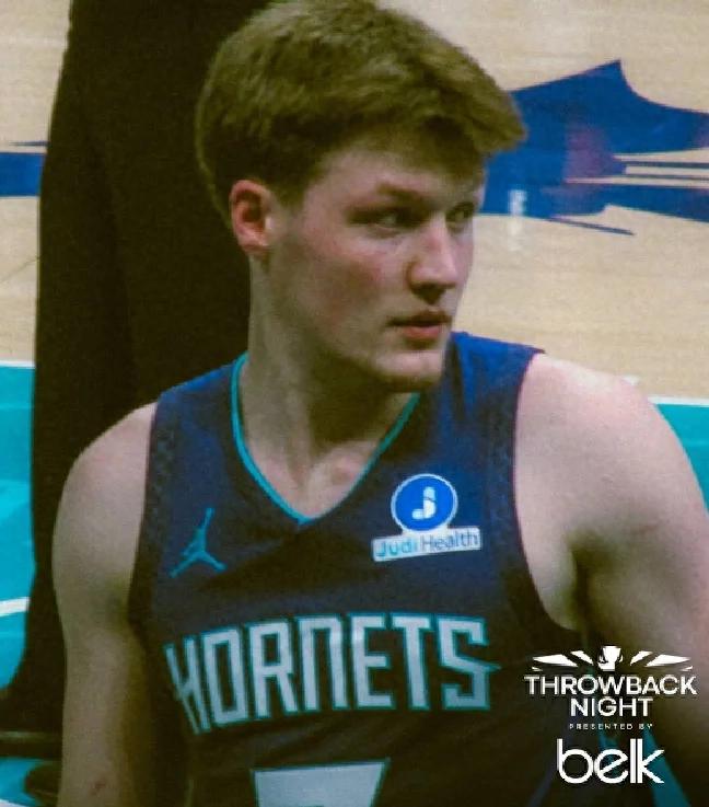 19投11中!连续击败三支冠军队伍!超越弗拉格的新秀表现