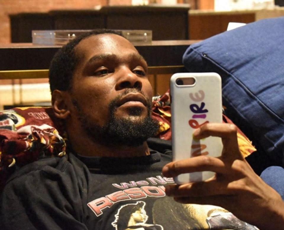 杜兰特疑似使用小号引发热议!吐槽火箭与太阳队友,名嘴直言无风不起浪