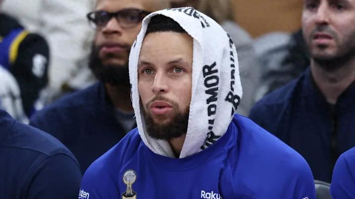 库里最新核磁共振检查结果公布!右膝无结构性损伤,但因持续疼痛和肿胀暂时无法复出