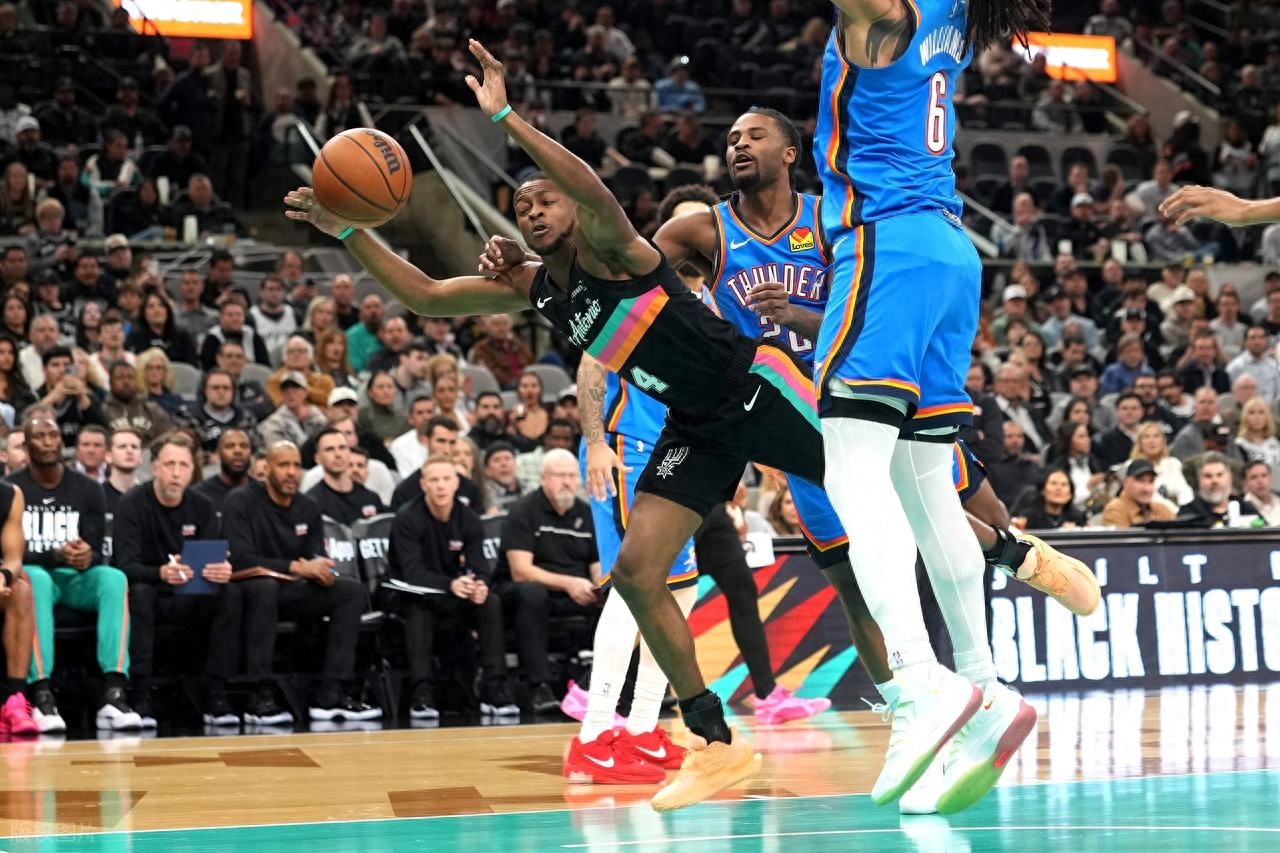 绝对克星！文班亚马贡献22分14篮板带领球队取胜，雷霆三人得分20+仍被马刺本赛季四次击败