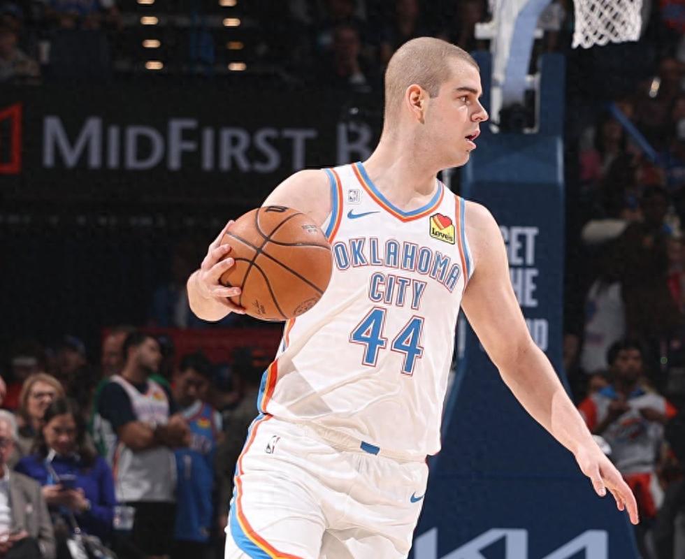 在加入联盟596天后，他终于完成了自己的职业生涯首场比赛。