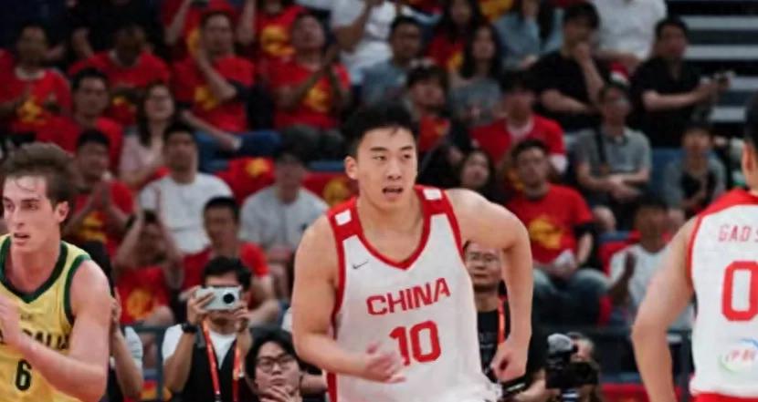 曾经被寄予厚望的新星眼神黯淡!中国篮球王俊杰的谜团,他究竟遭遇了什么?