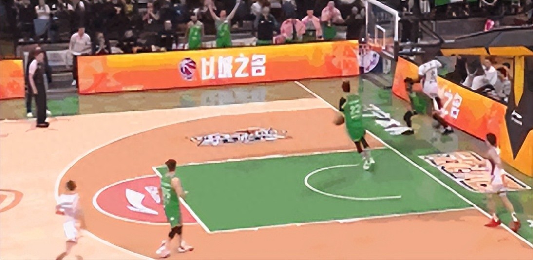 15分惊天逆转！鄢手骐贡献16分赵继伟仅得9分 辽宁力克山西豪取四连胜