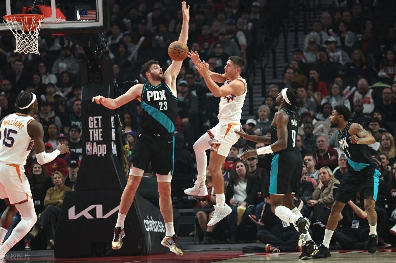 不给机会！杨瀚森未上场，克林根空砍14分15篮板，开拓者8人得分上双仍负于太阳