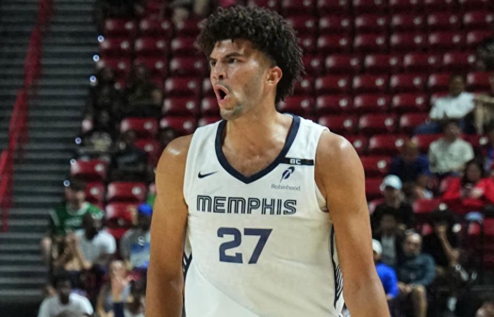 ESPN公布夏季联赛奖项:布泽尔当选MVP,湖人球员卡鲁马获最佳落选秀荣誉