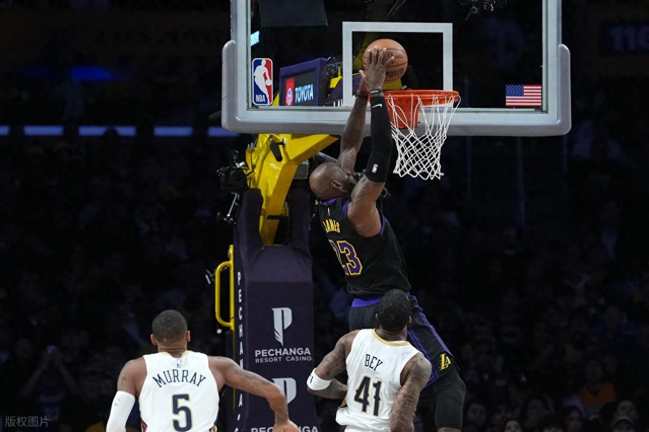 湖人豪取三连胜!詹姆斯贡献21分7篮板7助攻,东契奇斩获27分10篮板7助攻,锡安回归赛场空砍24分,湖人击败鹈鹕