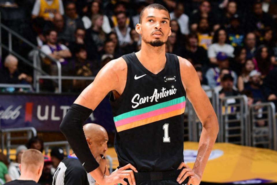 文班亚马自信本应拿下60分!回应对湖人爆发的原因:就是想证明自己