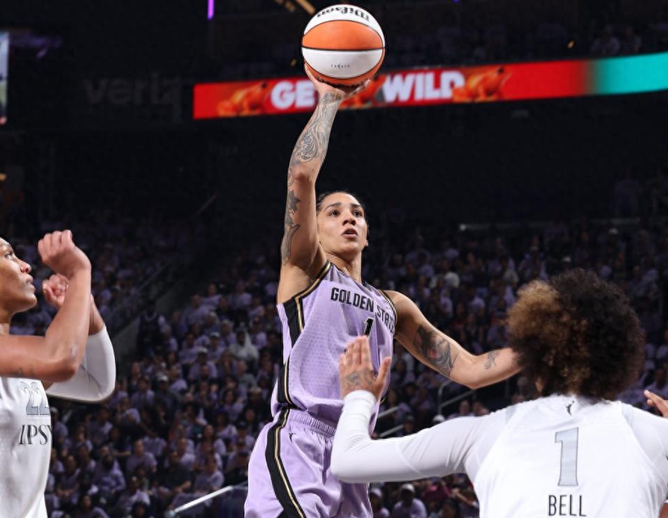 WNBA半决赛首战：女武神力克王牌，加比25+11+5，阿贾24分