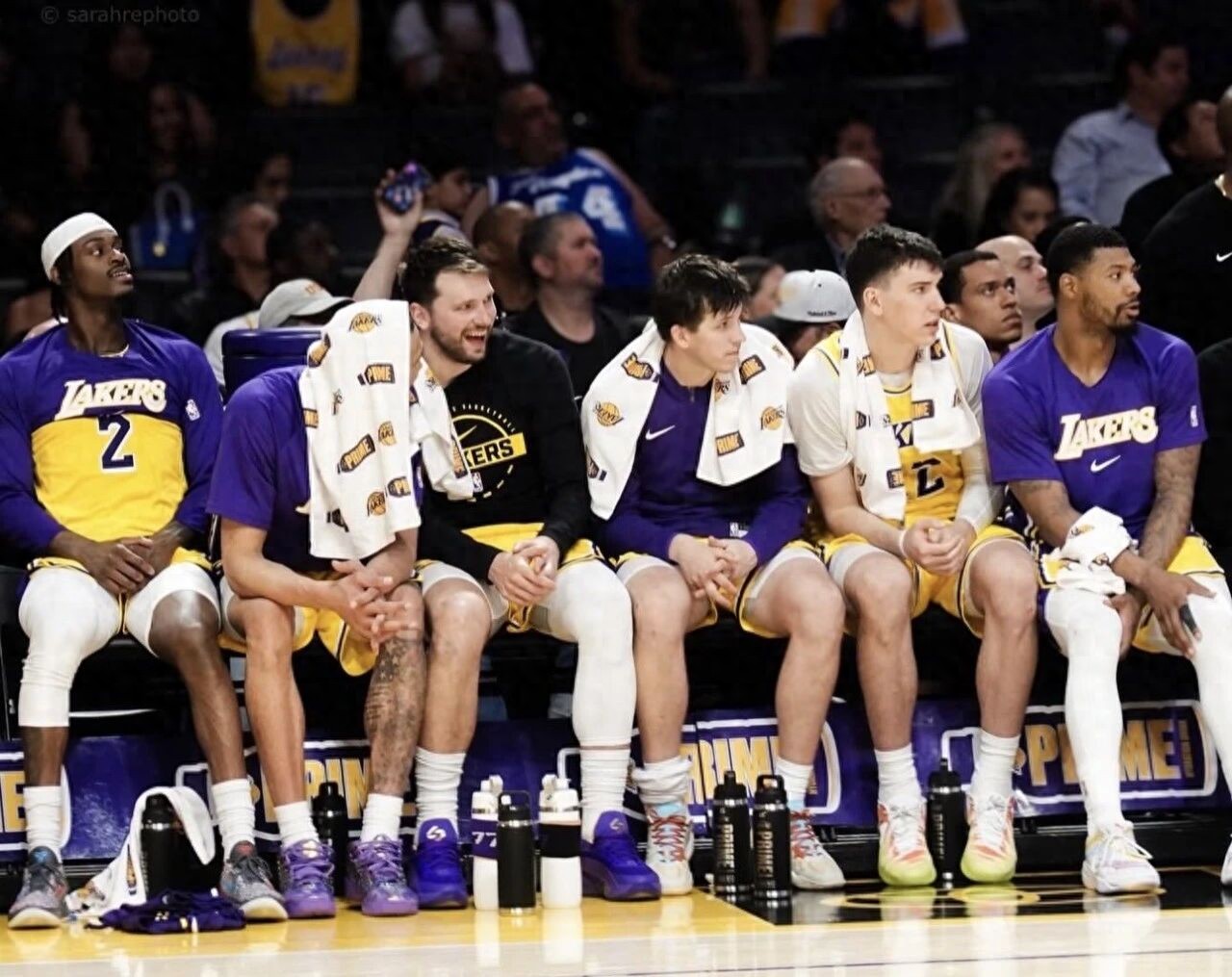 湖人主场连胜已达十场!詹姆斯完成87次灌篮,创近八年新高!