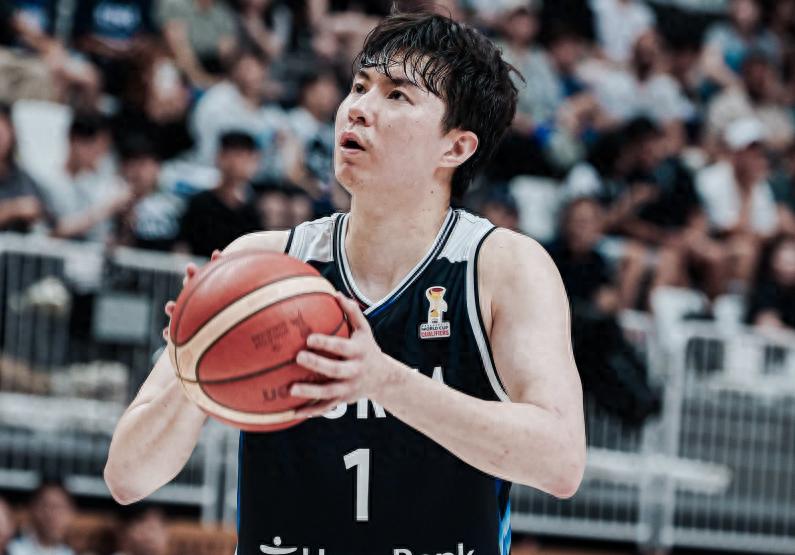 与杨瀚森联手!NBA韩国队宣布:李贤重正式加入开拓者下属的混音队。