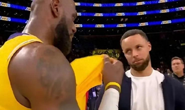 正式亮相!7投命中4拿下10分!湖人再签一笔神操作