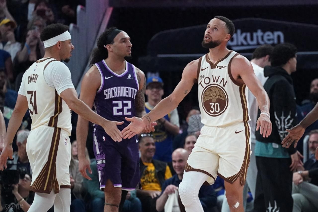 奇兵！贝西贡献两双数据 库里替补得17分 勇士六人得分上双险胜国王终结连败