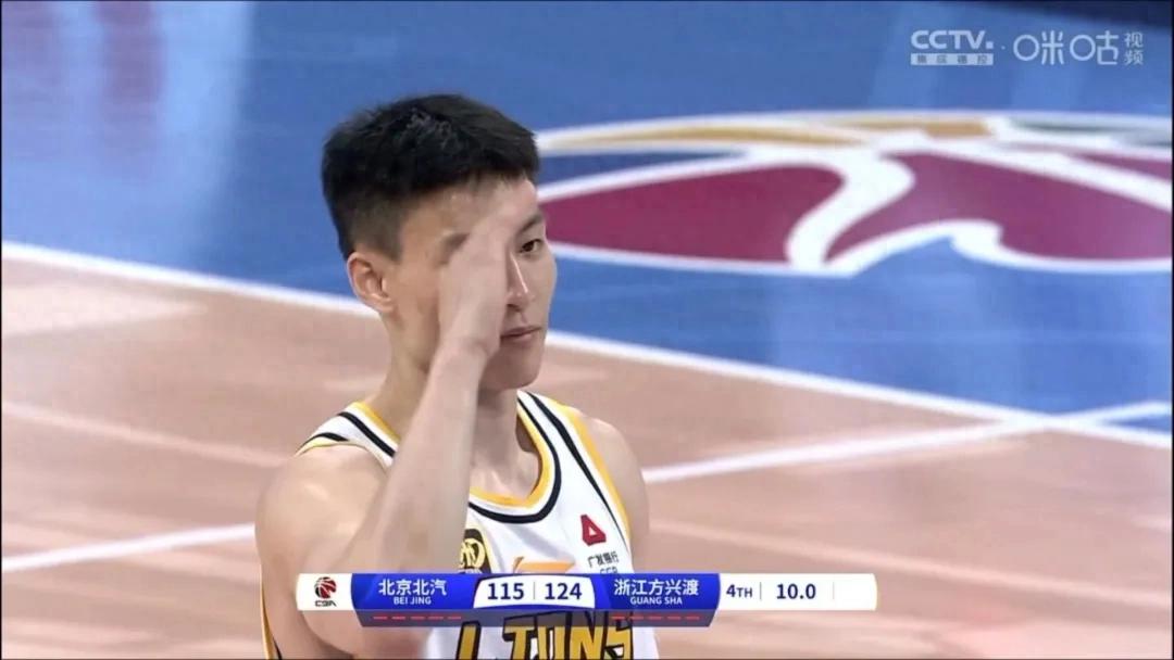 台湾篮球明星放弃600万高薪！CBA必须正视现状