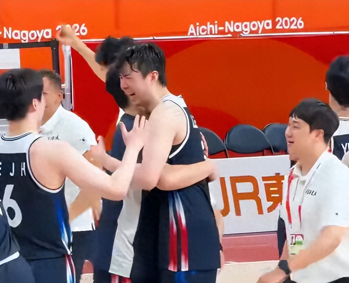 韩国男篮若未摘金,就得入伍服役?聊聊李贤重面临的独特压力!