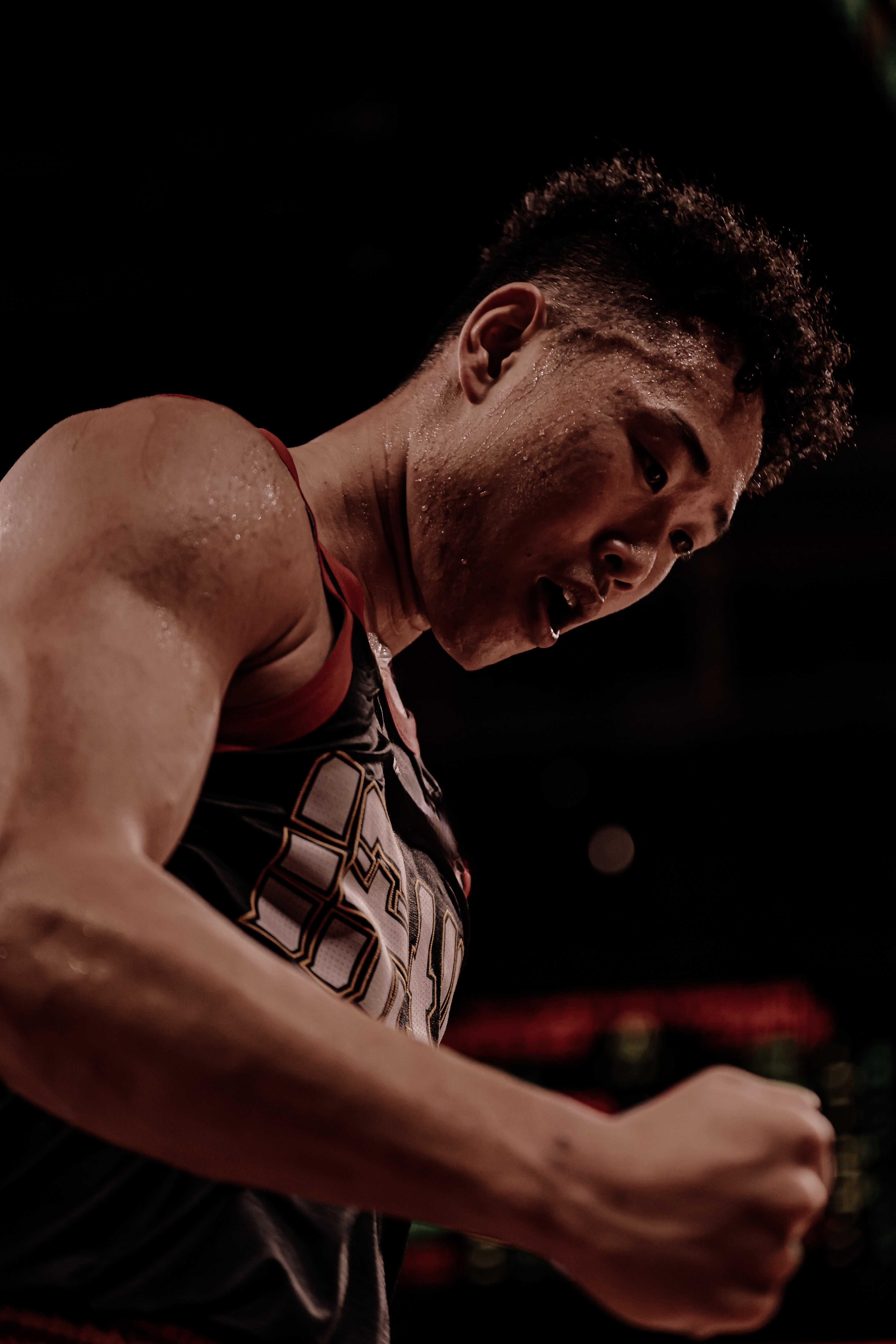到手了！球队历史上首个MVP！这可是中国男篮首发核心