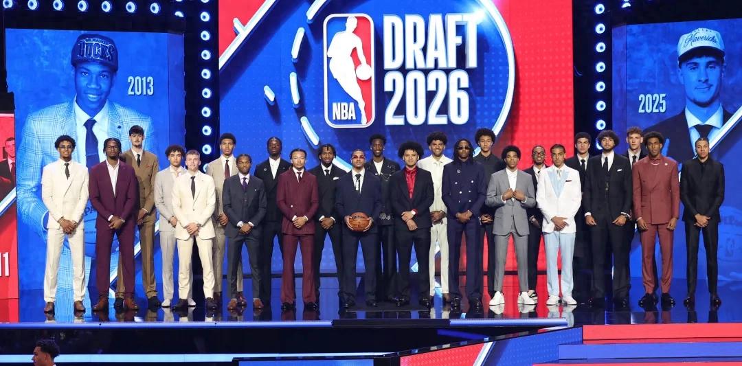 NBA选秀超级大年!迪班萨当选状元,前三名毫无悬念,雷霆选到了专门对付文班亚马的“装甲”?