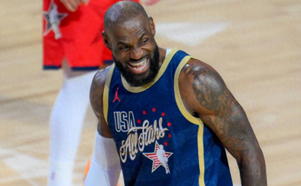 A-史密斯:詹姆斯这个赛季结束后肯定不会退役,他想要进行告别巡演,接受球迷的致敬