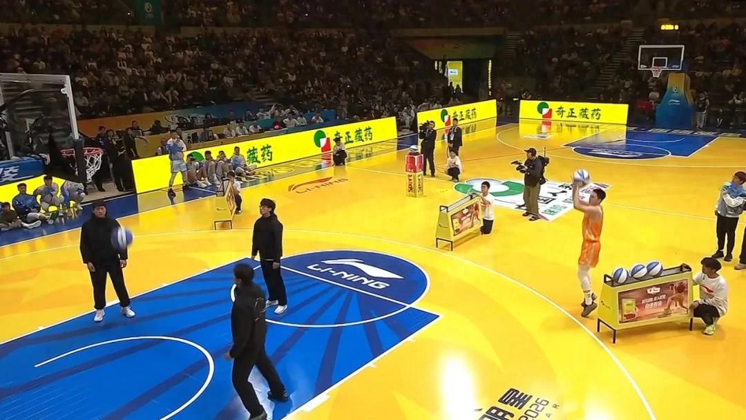 太神了！加时赛15投13中！胡明轩夺得三分大赛冠军