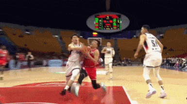 不！郭艾伦泪洒赛场！合同年突遭伤病打击