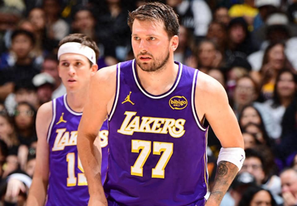 东契奇与里夫斯瞄准季后赛回归！专家解析赴欧洲治疗：有望三周左右重返赛场