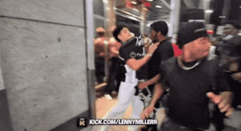 NBA决赛,场外更加火爆!警方逮捕了21名尼克斯队支持者。