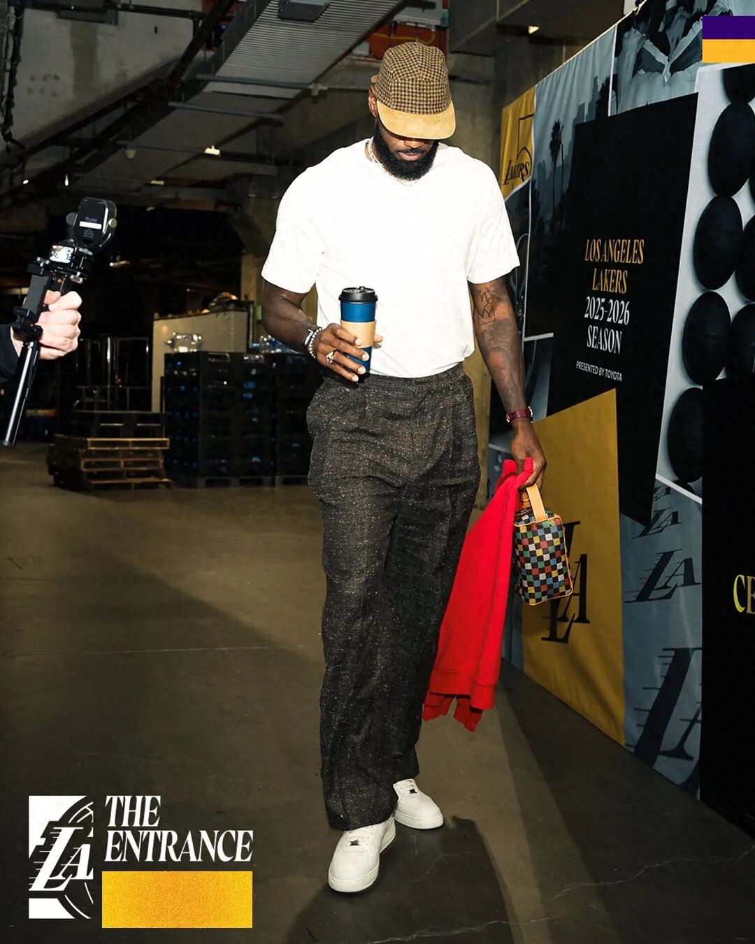 湖人战胜勇士,肯纳德首秀表现出色!格林嘲讽詹姆斯,多次恶意犯规!