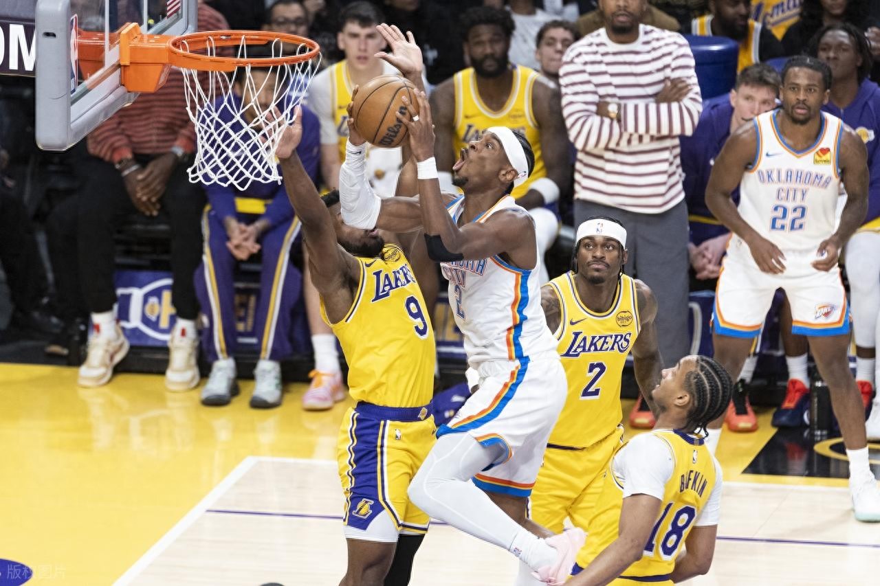 詹姆斯休战！亚历山大贡献25分，湖人三位核心缺席常规赛遭雷霆横扫，场均输掉29分
