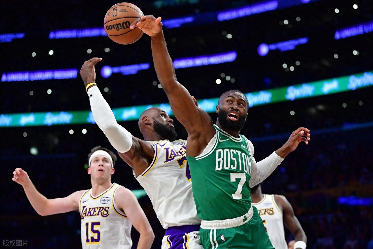 宿敌对决！詹姆斯出场数升至历史第二，东契奇贡献25分5篮板，湖人不敌凯尔特人