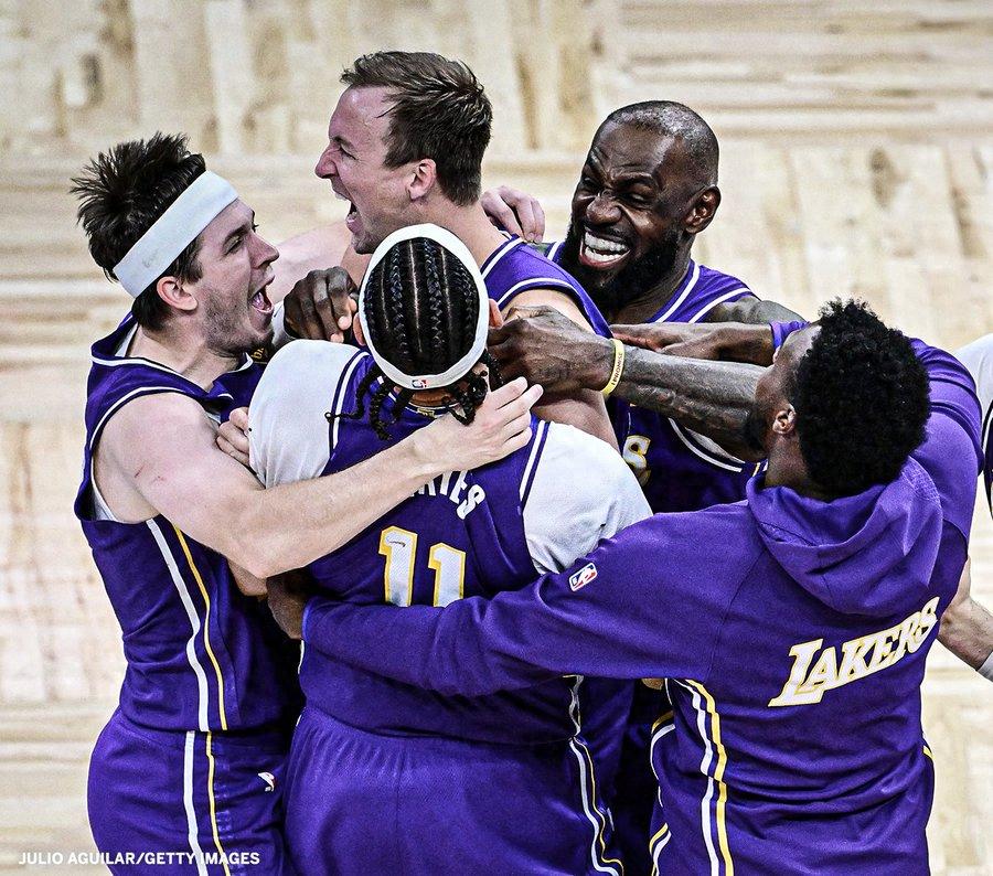 詹姆斯解析决胜战术：我的职责是突破吸引防守 肯纳德获得绝佳空位机会