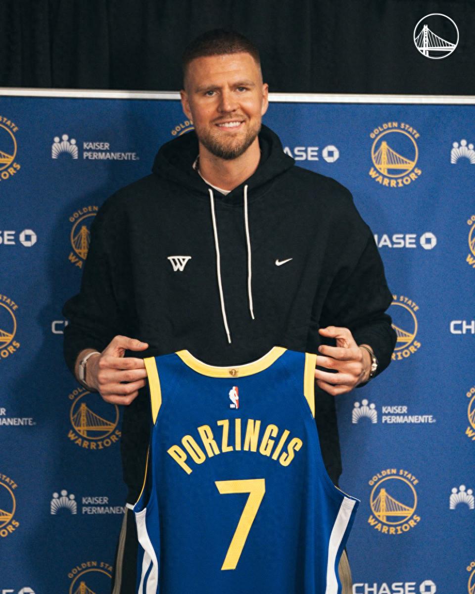 波尔津吉斯:我一直非常喜欢库里,目标是在全明星周末后的首场比赛复出。