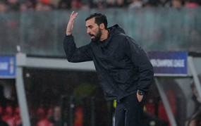 阿尔维奥·阿韦洛亚在伯纳乌坐错了位置