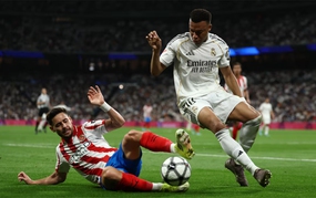 皇家马德里主场失分,在西甲联赛冠军争夺中“放下武器”,落后于巴塞罗那