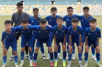 越南代表队以2比0击败中国队,成功晋级国际赛半决赛