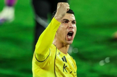 罗纳尔多闪耀，阿尔纳斯尔逼近榜首