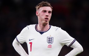 英格兰队0-1负于日本：图赫尔因进攻线问题陷入困境