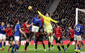 拉曼斯这位英雄：曼联最关键的新援是一位门将