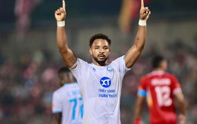 越南足球热点新闻于4月6日：春山为南定俱乐部进球感到欣喜；波波夫教练对裁判表示不满