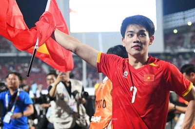 Đình Bắc荣获WeChoice 2025奖项:“坚韧一代”赢得粉丝热烈赞赏