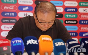 韩国足球界在世界杯失利后动荡不已,朴恒绪教练宣布辞职。