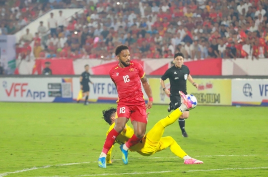 马来西亚记者：“归化球员无法助其超越越南”