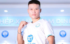 俊海身披钢铁蓝南定战袍亮相