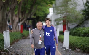 朴恒绪教练晒出与韩国国家队在世界杯上的合影