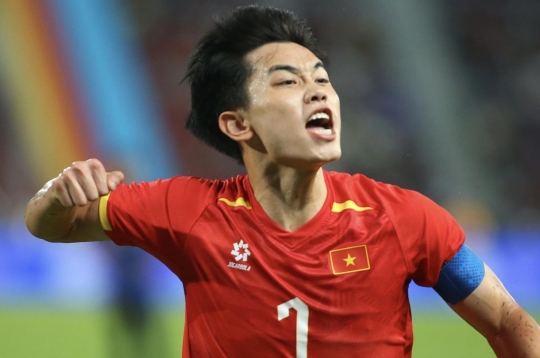 6月5日晨间足球热点：阮廷北被FIFA比作哈里·凯恩，曼联敲定布鲁诺未来